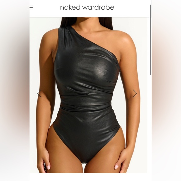 Gorgeous black bodysuit. Great quality and tight fitting. - Picture 3 of 4